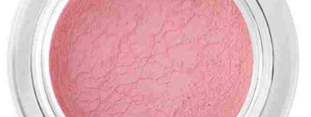 Խոնավ եղանակի պայմաններում թարմ տեսք պահպանող 6 անփոխարինելի աչքի շպար